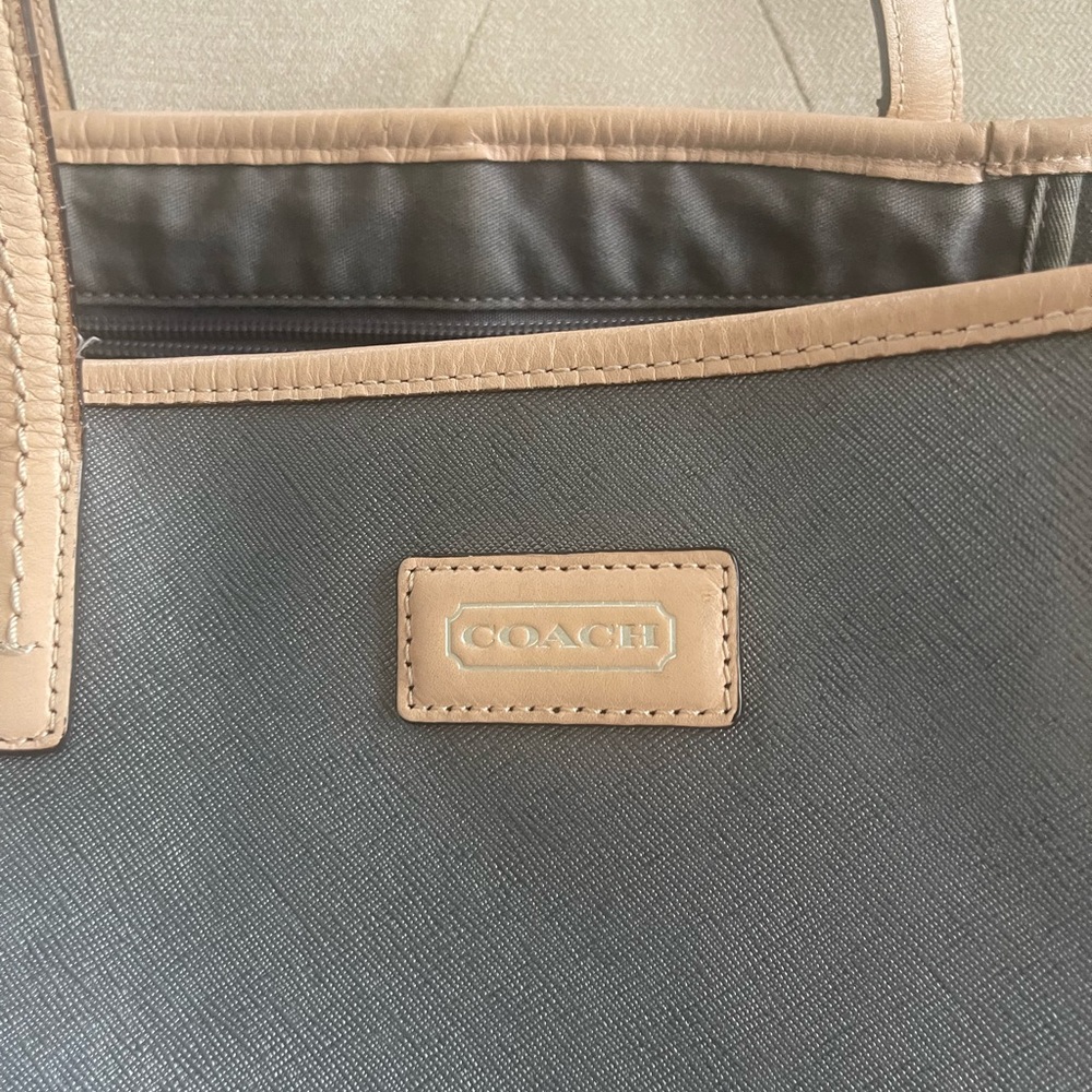 Coach Tote Bag - Picture 2 of 2